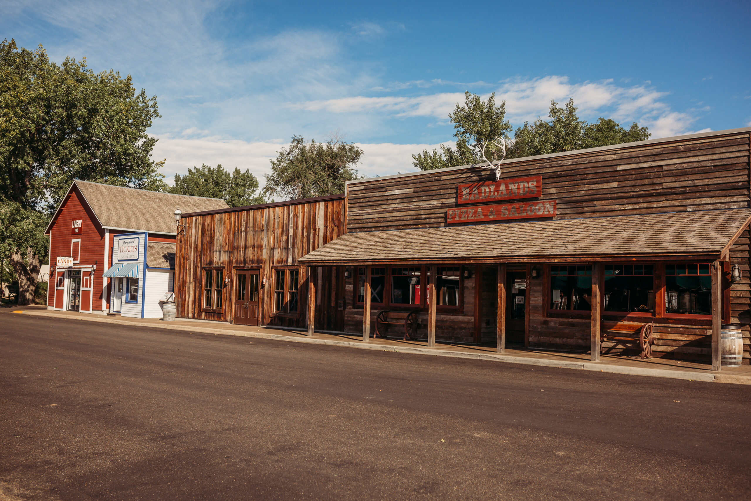 Badlands Pizza & Saloon - Medora